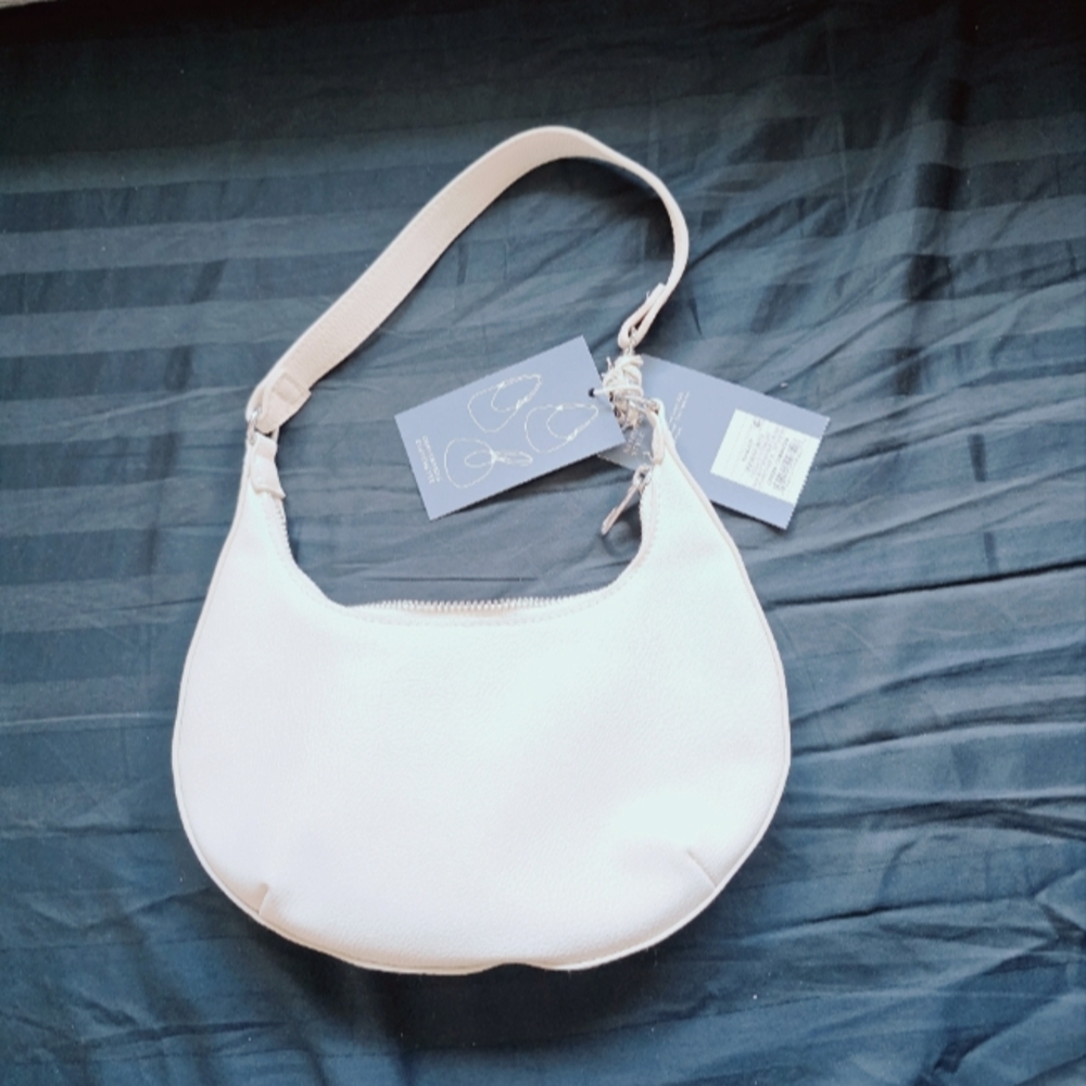 Universal Thread Cream Shoulder Bag
